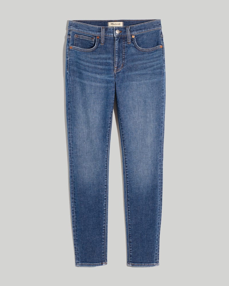 Front of a size 26W Diana Indigo Skinny Jeans in Heathfield Wash by Madewell. | dia_product_style_image_id:325438